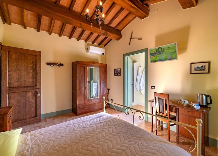 Podere Grotta Antica Farm stay *